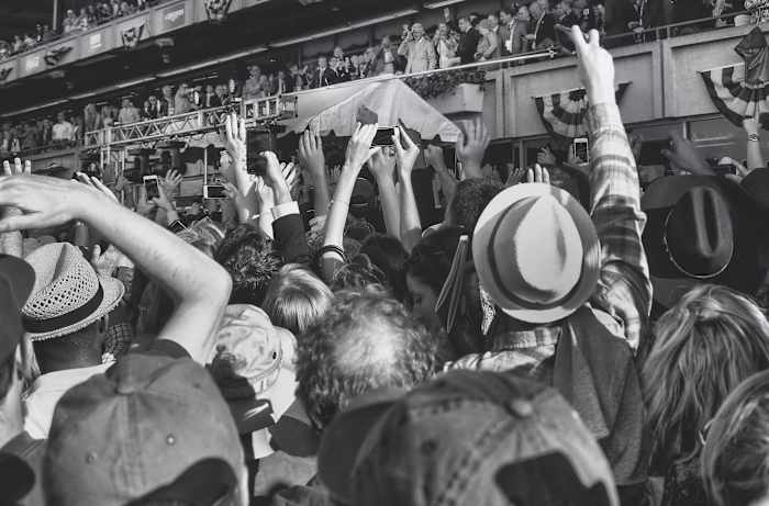 belmont-stakes-crowd